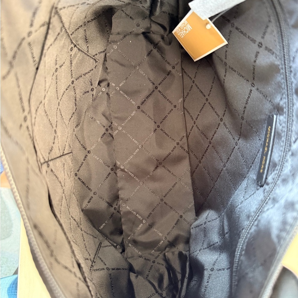 NWT MICHAEL KORS Kelsey Medium Nylon Tote - Black & Gold - Picture 7 of 7